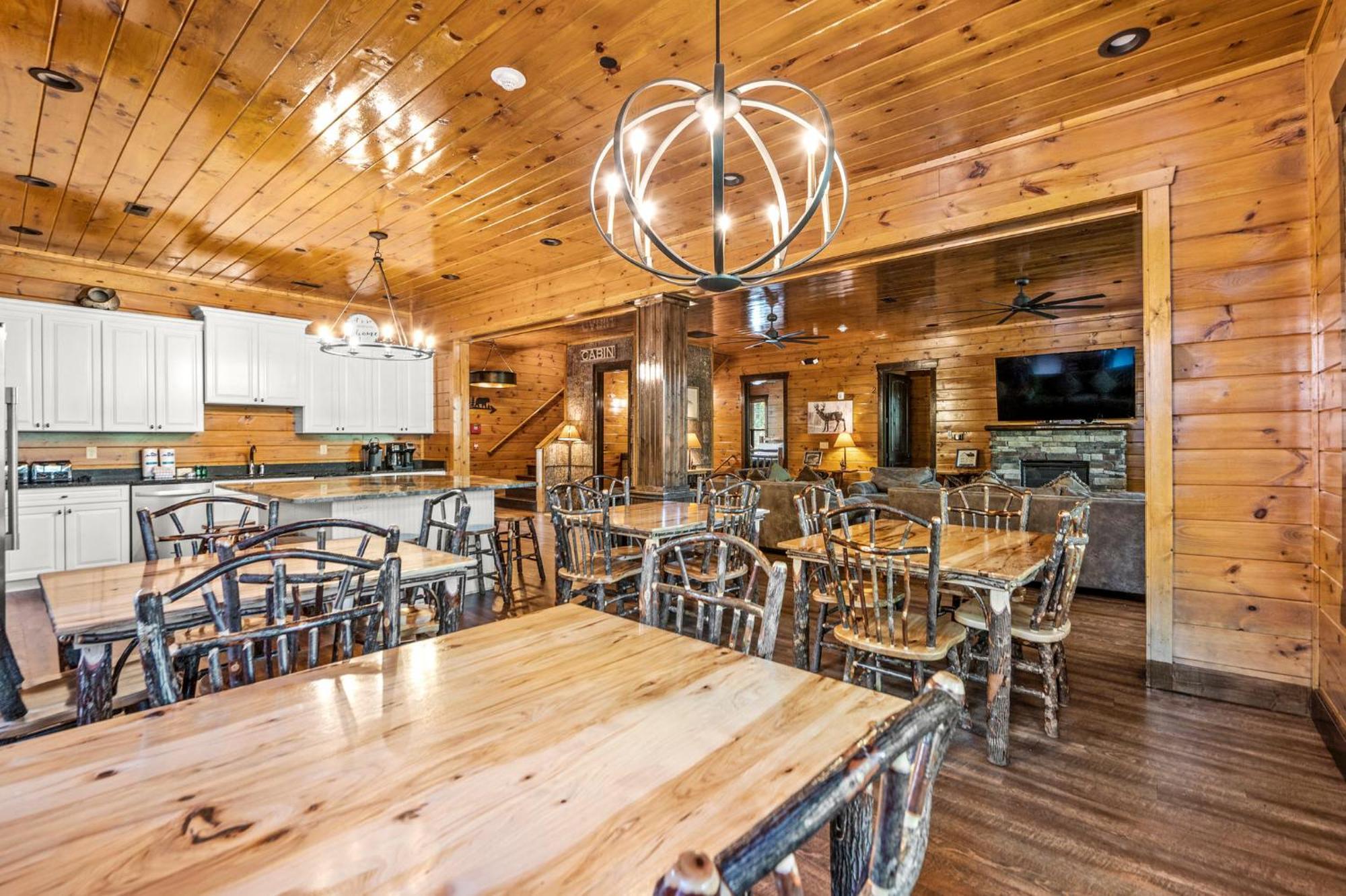 The Great Maple Retreat By Stony Brook Cabins Гетлинбург Екстериор снимка
